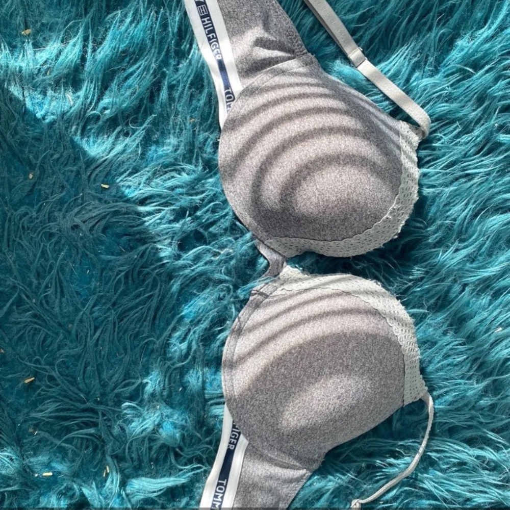 Tommy hilifiger bra
